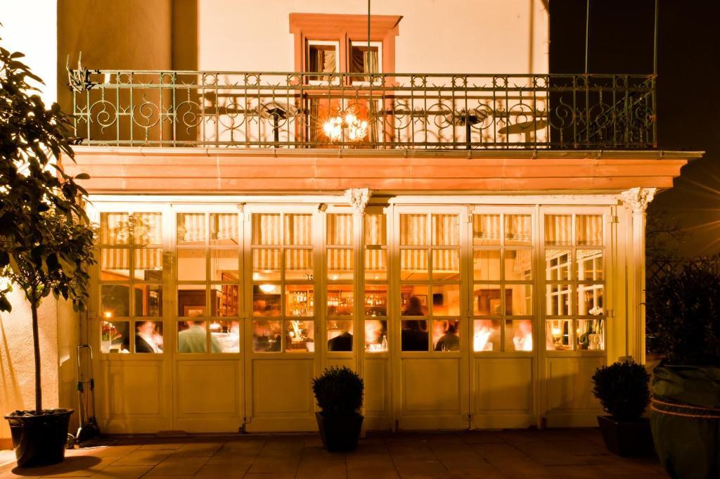 Hotel Kronenschloesschen Эльтвилле Экстерьер фото